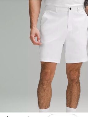 Brand new Men’s Greg Norman Collection Cream Cargo Shorts